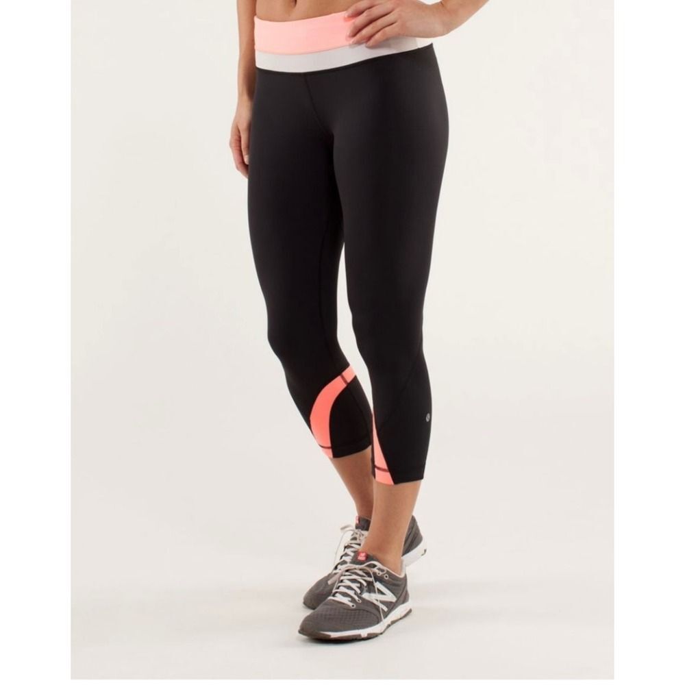 Lululemon Run Inspire Crop II Black Bleached Coral Leggings Size 6‎